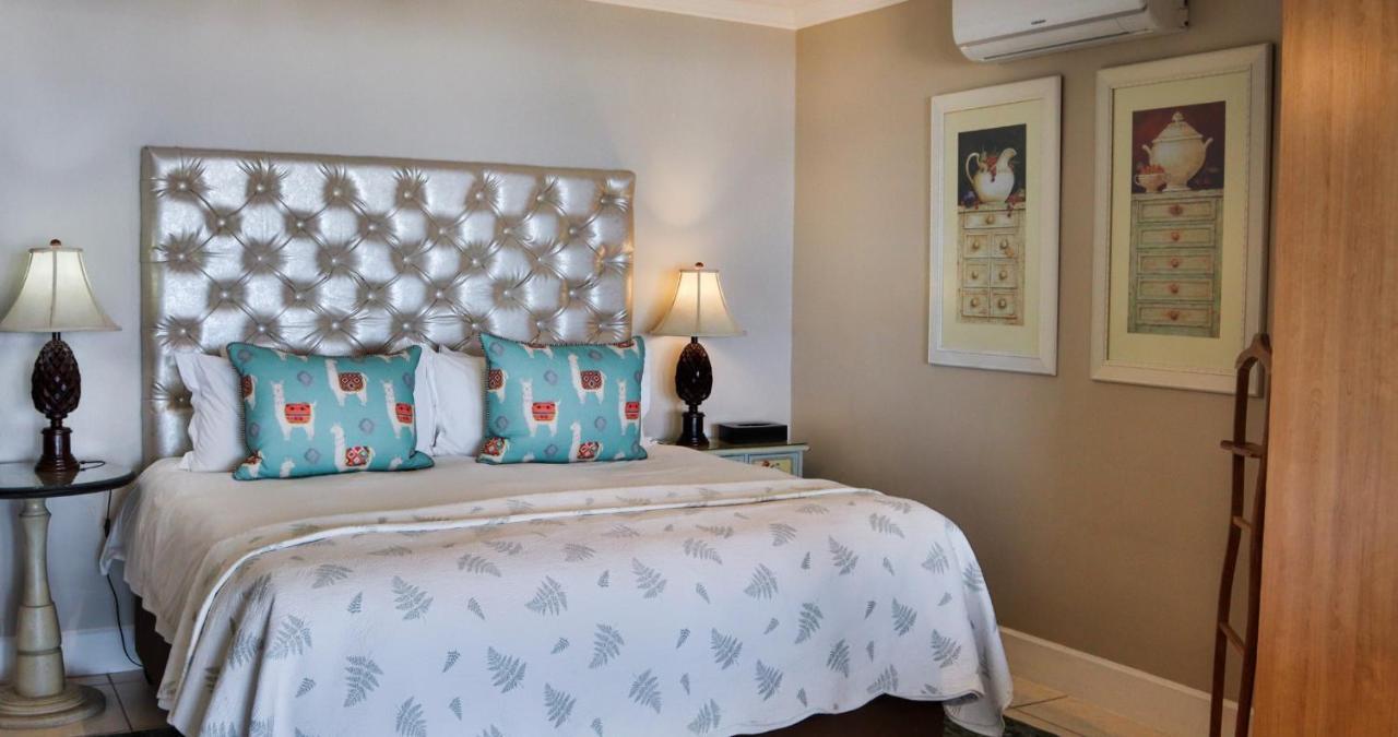 On The Beach Guesthouse Jeffreys Bay Εξωτερικό φωτογραφία