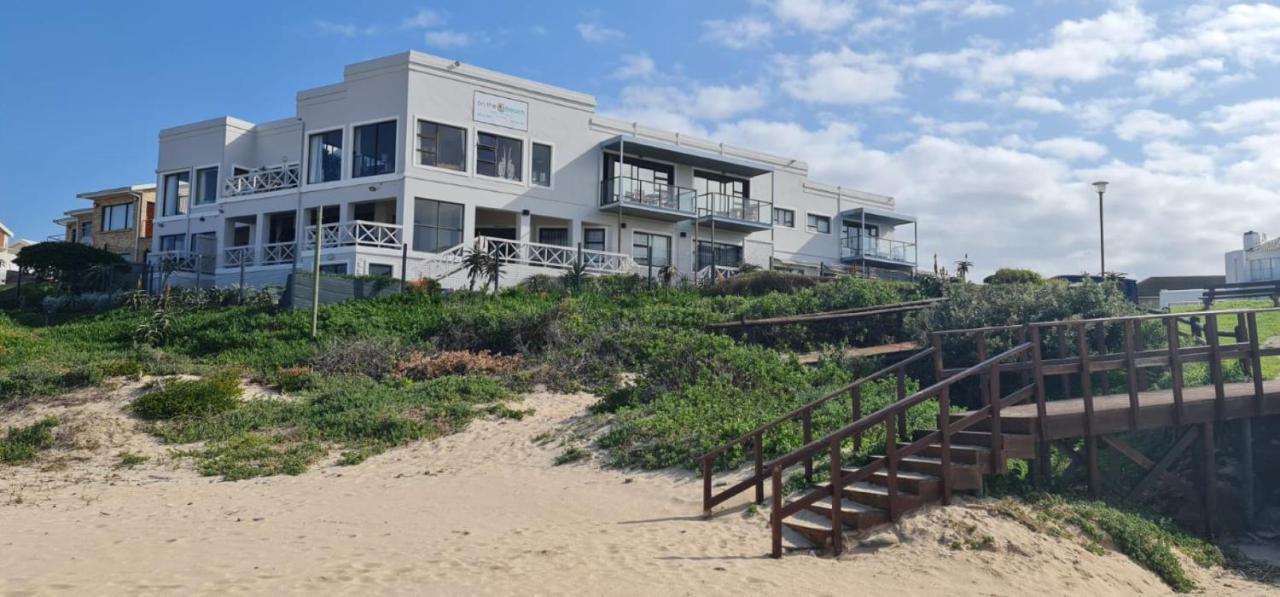 On The Beach Guesthouse Jeffreys Bay Εξωτερικό φωτογραφία