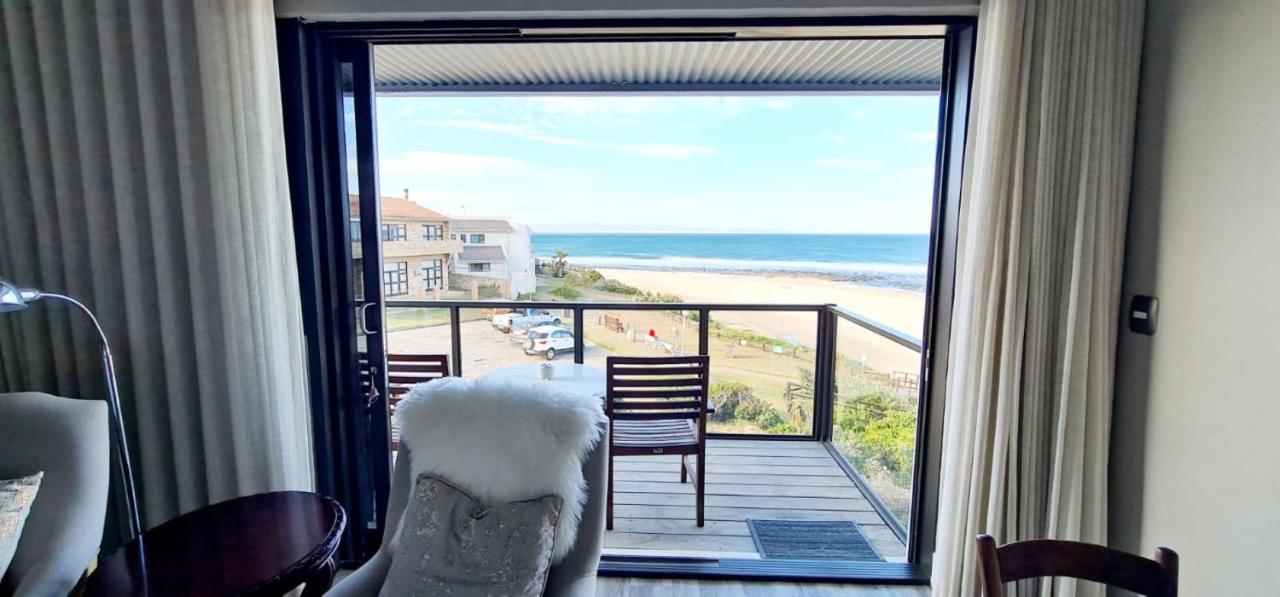 On The Beach Guesthouse Jeffreys Bay Εξωτερικό φωτογραφία