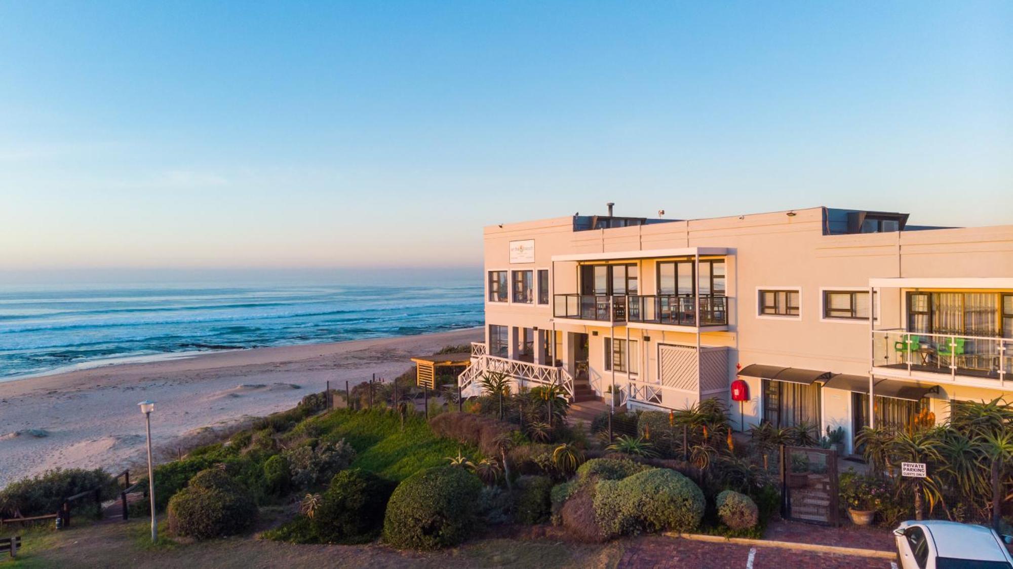 On The Beach Guesthouse Jeffreys Bay Εξωτερικό φωτογραφία