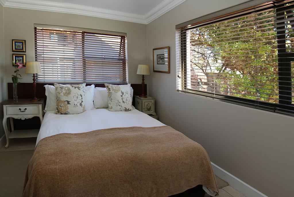 On The Beach Guesthouse Jeffreys Bay Εξωτερικό φωτογραφία